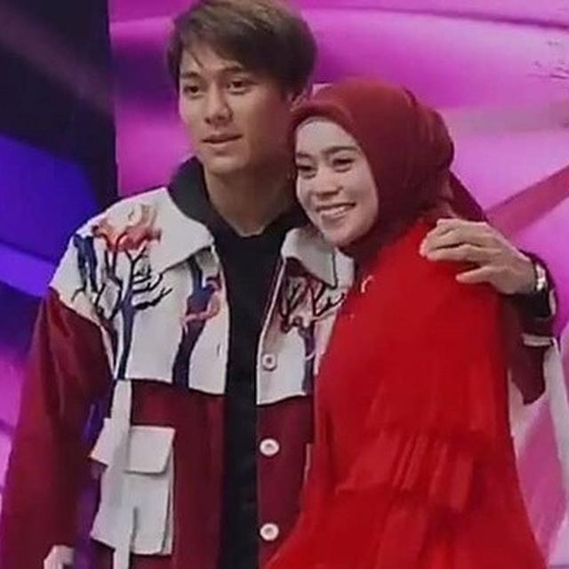 6 Potret Mesra Lesti Kejora Dan Rizky Billar Di Video Klip Kulepas Dengan Ikhlas Showbiz Liputan6 Com