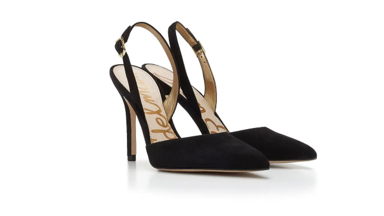 Heels hitam bagi business woman
