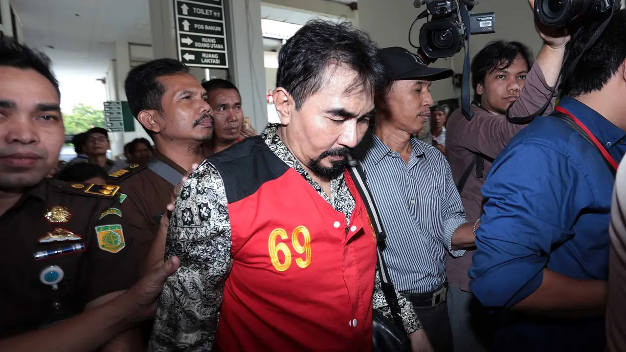 [Bintang] Gatot Brajamusti