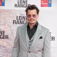 Dalam band baru ini Johnny Depp akan berada satu grup dengan Alice Cooper, Joe Perry (gitaris Aerosmith), serta duo musisi Guns N Roses, Duff McKagan dan Matt Sorum. (Bintang/EPA)