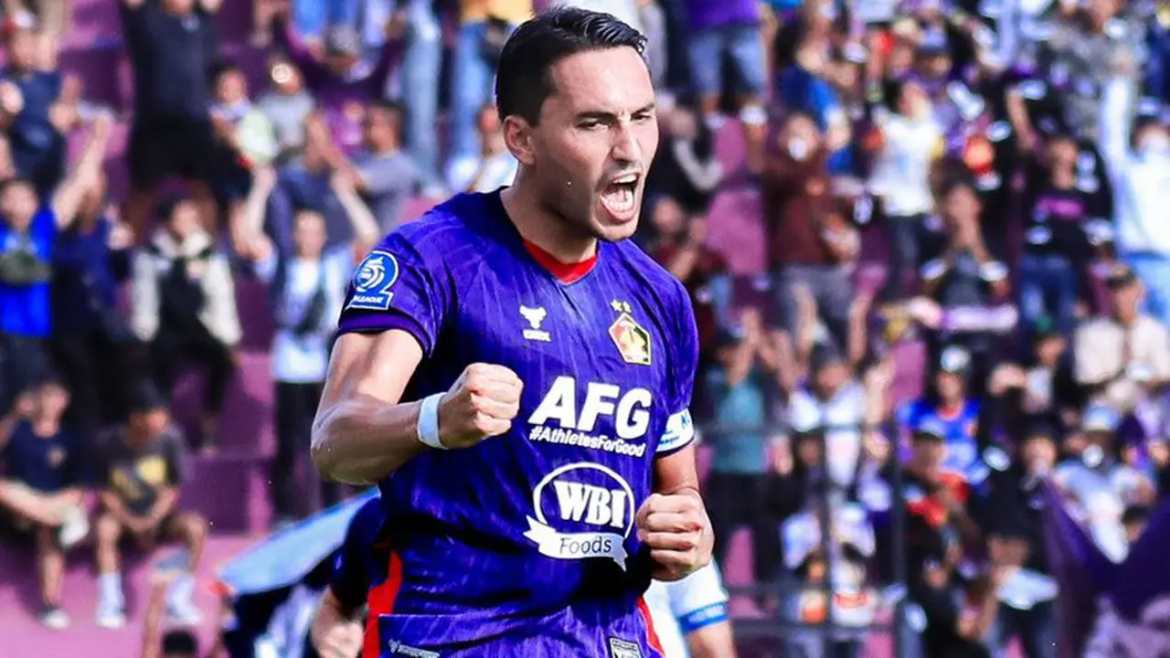 Ezra Walian