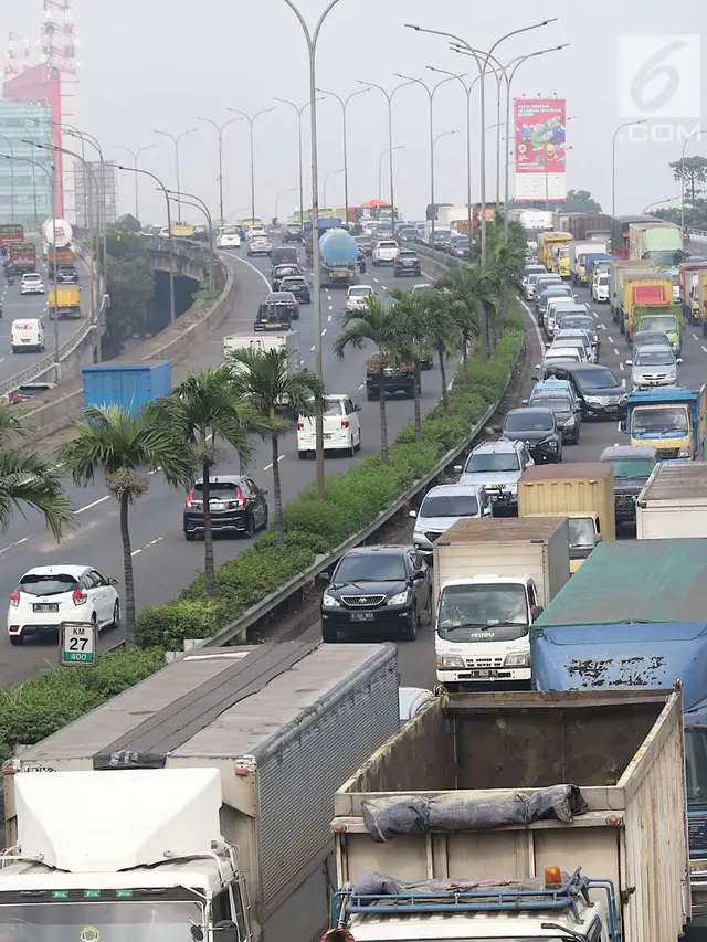 Pemprov DKI Jakarta Batasi Operasional Truk di Tol Lingkar Luar