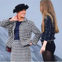 Gigi Hadid menggagalkan aksi seorang komedian yang ingin membuat panggung Chanel lebih menyenangkan di Paris Fashion Week (Foto: instagram/hftgroup)