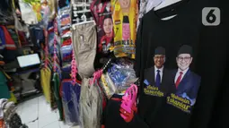 Di tengah gencarnya kampanye di jejaring media sosial, kampanye melalui media konvensional atau percetakan, tidak bisa hilang. (Liputan6.com/Faizal Fanani)