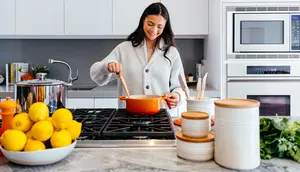 Ilustrasi memasak ayam rendang/credit: unsplash.com/jason