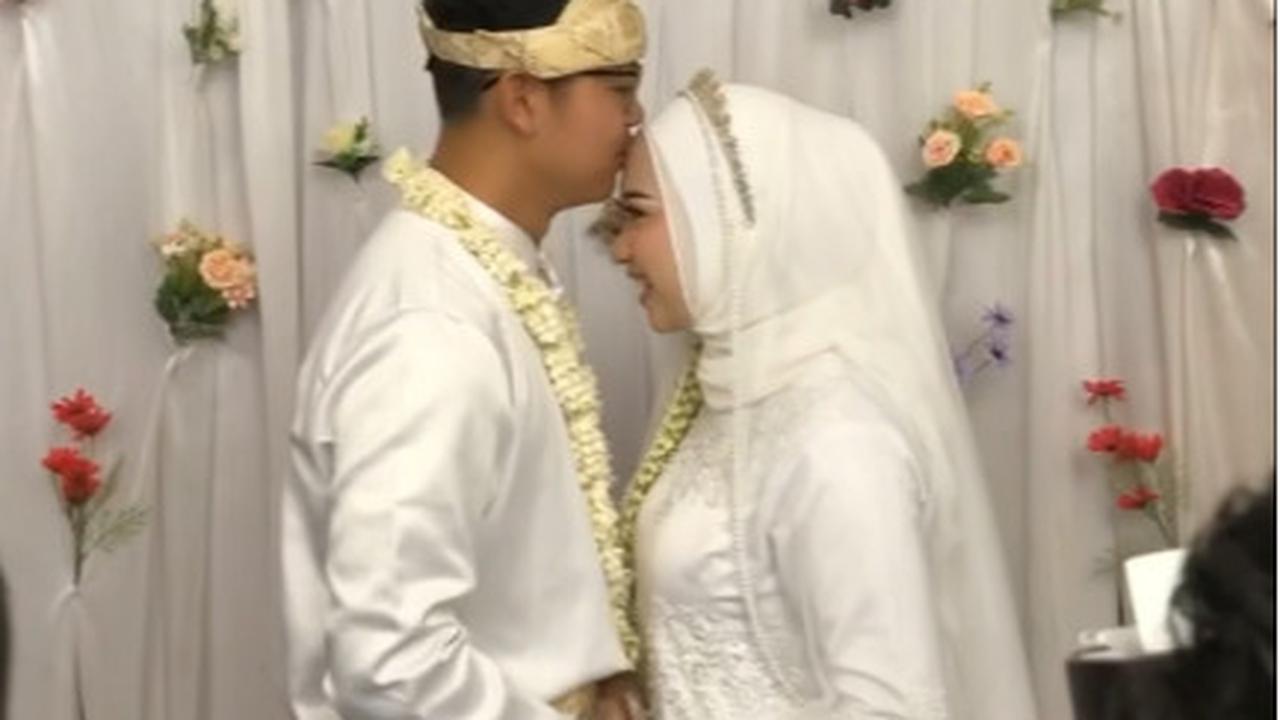Viral Momen Pasangan Pengantin Pergi Tes CPNS Pasca Lempar Bunga di Hari Pernikahannya, Curi Perhatian