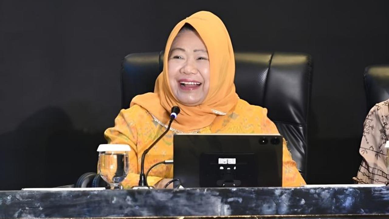 Wawasan Kebangsaan Peserta LCC Empat Pilar MPR Riau Pukau Plt Sekjen MPR RI