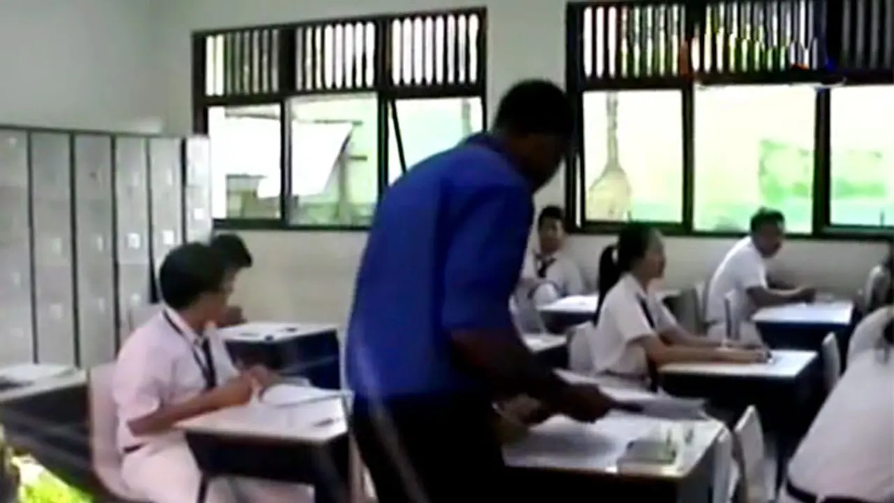Dugaan Jual Beli Bangku Sekolah