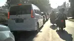Arus lalu lintas menjelang lebaran H-1 tampak padat merayap di Sumedang, Jawa Barat.