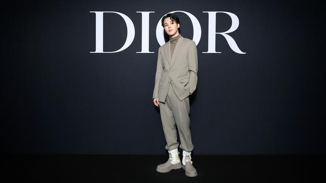 Gaya Stylish 6 Seleb Asia Hadiri Men’s FW23 Show di Milan dan Paris, Jimin BTS-Jackson Wang