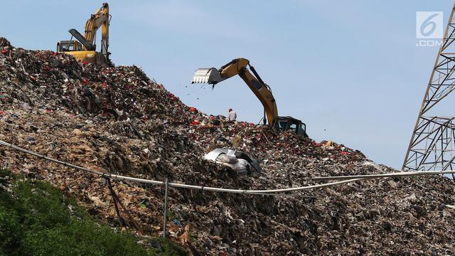 Gunung Sampah TPA Cipayung Depok Capai 20 Meter