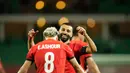 Pemain Mesir, Mohamed Salah merayakan gol bersama rekannya, Emam Ashour setelah mencetak gol ke gawang Benin dalam laga 16 besar Piala Afrika 2025 di Grand Stadium, Agadir, Maroko, Senin (05/01/2026) waktu setempat. (AP Photo/Mosa'ab Elshamy)