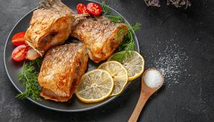 Ilustrasi ikan nila goreng | copyright freepik.com/kamranaydinov