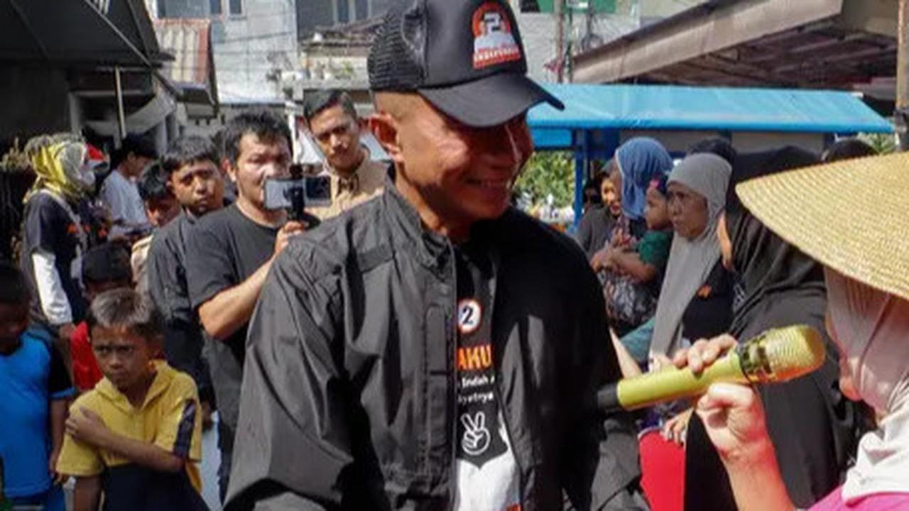 FOTO: Gaya Dharma Pongrekun Blusukan ke Pasar Minggu, Perkenalkan Getuk Tular Adab untuk Atasi Masalah Ekonomi Warga