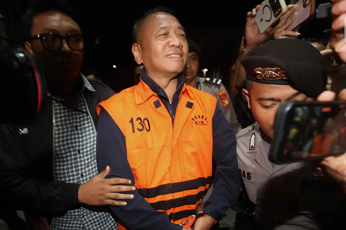 KPK Tahan Bupati Tulungagung Gatut Sunu Wibowo Beserta Ajudannya