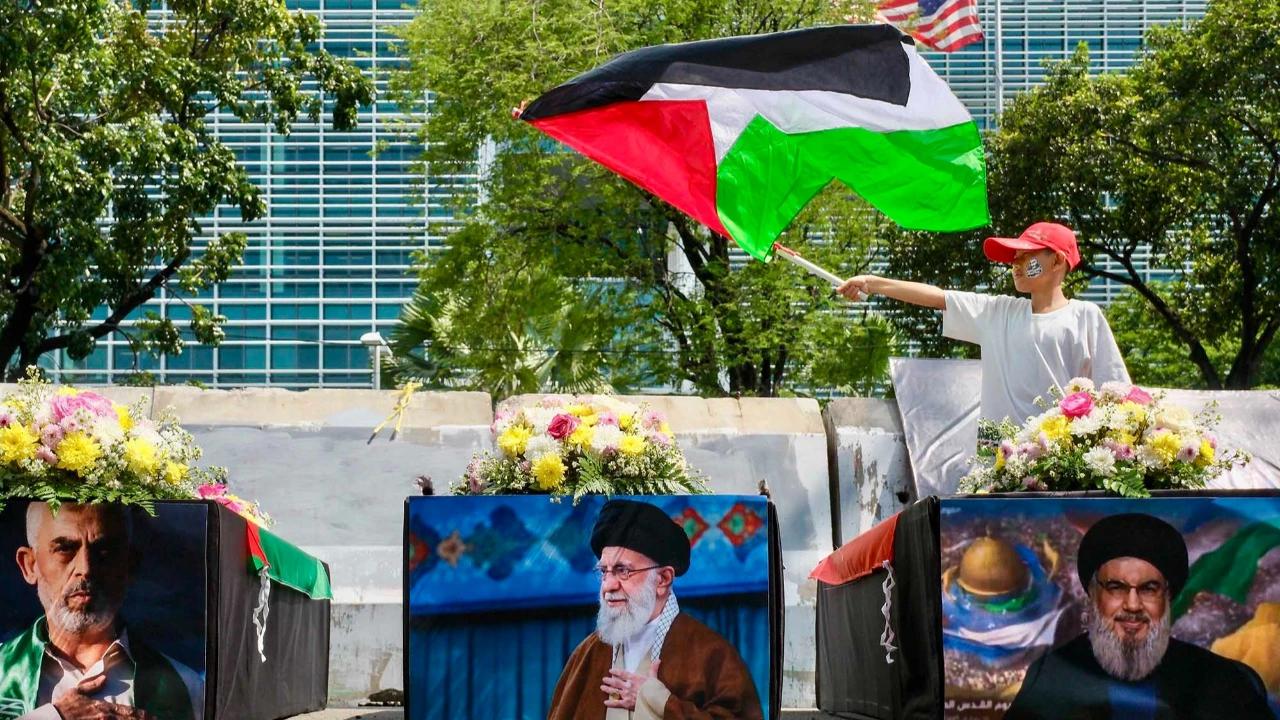 FOTO: Aksi Hari Quds di Jakarta Kecam Serangan Militer AS dan Israel ke Iran
