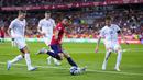 Pemain Spanyol, Yeremy Pino, melepaskan tendangan saat melawan Norwegia pada laga pembuka Grup A Kualifikasi Euro 2024 di Estadio La Rosaleda, Malaga, Minggu (26/3/2023). (AP Photo/Manu Fernandez)