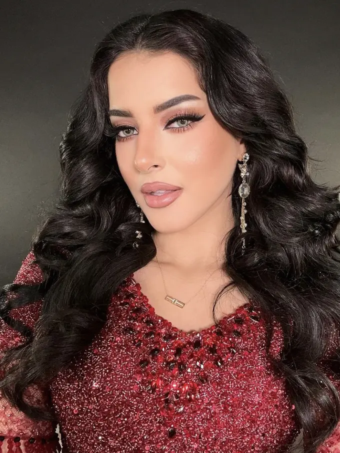 3 Tips Eye Makeup untuk Membuat Arabian Look