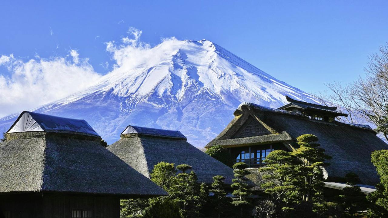 Akhirnya Salju Gunung Fuji Terlihat