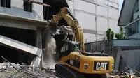 Salahi IMB, Gedung Berlantai 3 di Jaksel Dibongkar