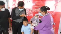 Binda Papua Barat menggelar vaksinasi anak. (Istimewa)