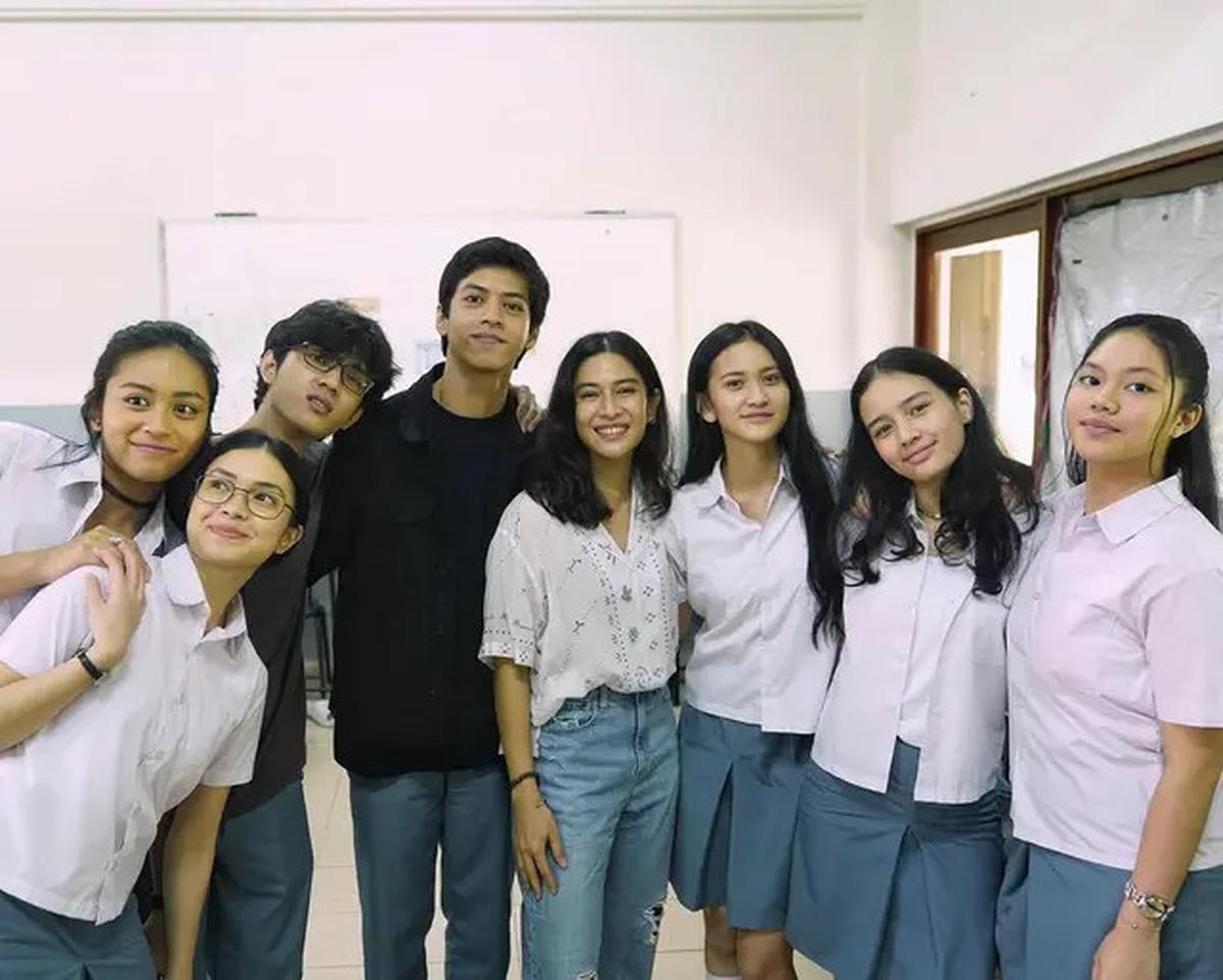 6 Potret Pemain AADC ke Lokasi Syuting Rangga &amp; Cinta, Nostalgia 23 Tahun Lalu