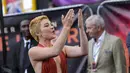 <p>Aktris 27 tahun itu tidak pernah salah dalam hal fashion. (Scott Garfitt/Invision/AP)</p>