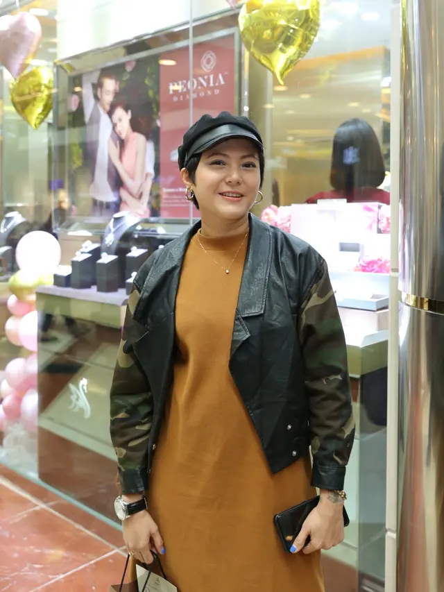 [Fimela] Poppy Sovia