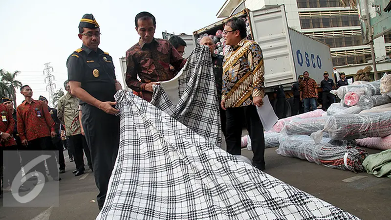 20151016-Barang-Impor-Ilegal-Jakarta-Jokowi