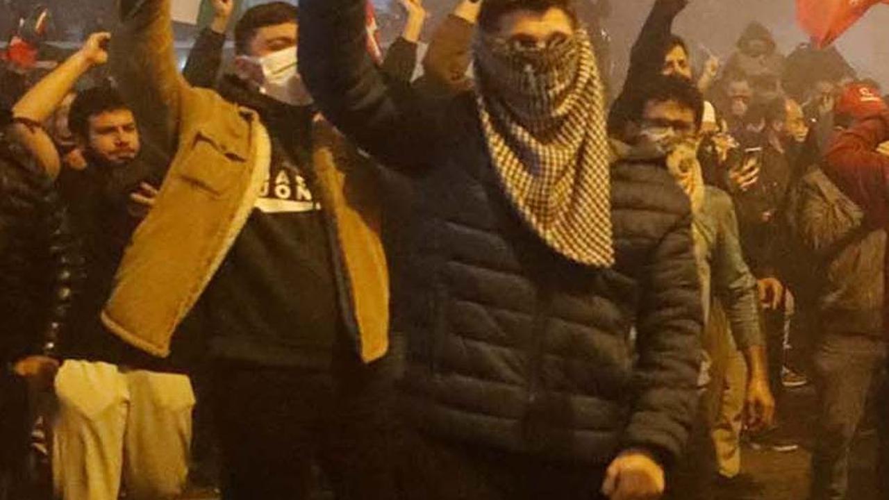 FOTO: Massa Pro-Palestina di Turki Murka Usai Israel Serang RS Jalur Gaza