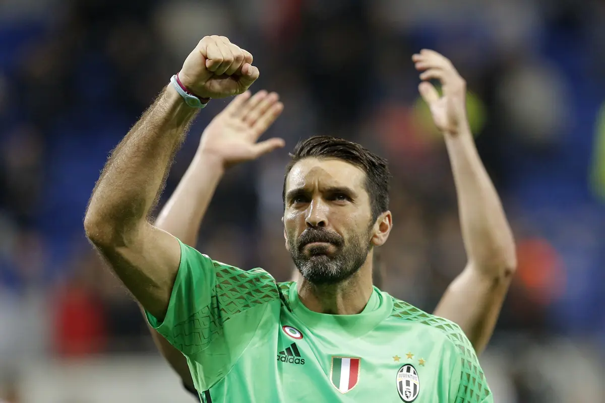 Lyon vs Juventus  Buffon