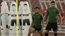 Pemain Timnas Indonesia, Saddil Ramdani, saat latihan jelang laga kualifikasi Piala Dunia di SUGBK, Jakarta, Senin (2/9). Indonesia akan berhadapan dengan Malaysia. (Bola.com/M Iqbal Ichsan)