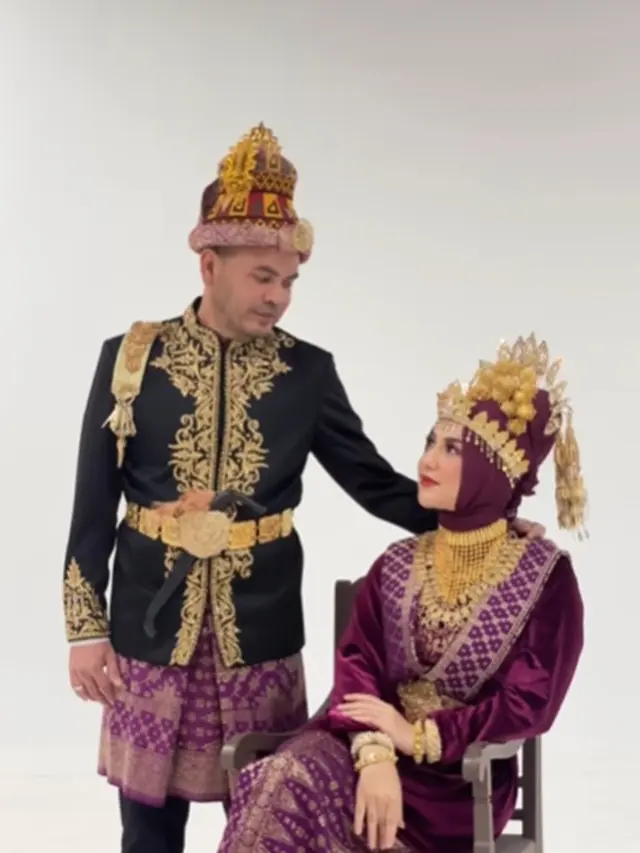 Photoshoot Irish Bella Bersama Keluarga