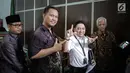 Kuasa hukum tergugat II dari (DPP Partai Gerindra) dan tergugat III (BPN Prabowo-Sandi) usai mengikuti sidang lanjutan di PN Jakarta Selata, Selasa (19/3). Sidang tersebut ditunda kembali hingga minggu depan. (Liputan6.com/Faizal Fanani)