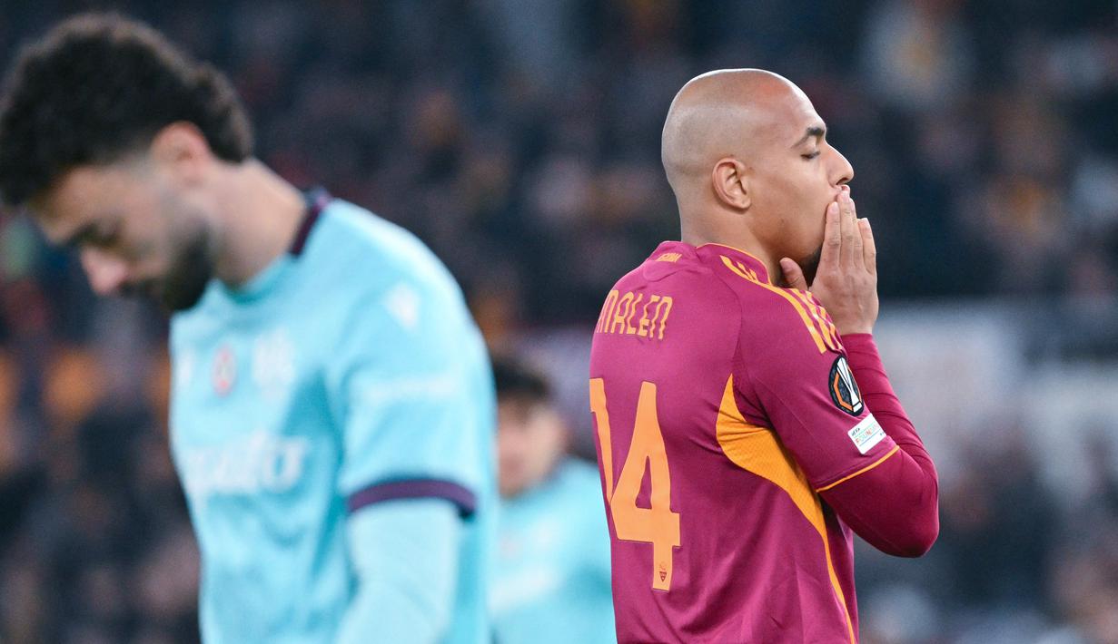 Kekalahan ini menjadi pukulan bagi Roma yang gagal memaksimalkan laga kandang. Meski sempat bangkit dan memaksakan perpanjangan waktu, lini belakang Giallorossi tak mampu meredam efektivitas serangan Bologna. (AFP/Alberto Pizzoli)
