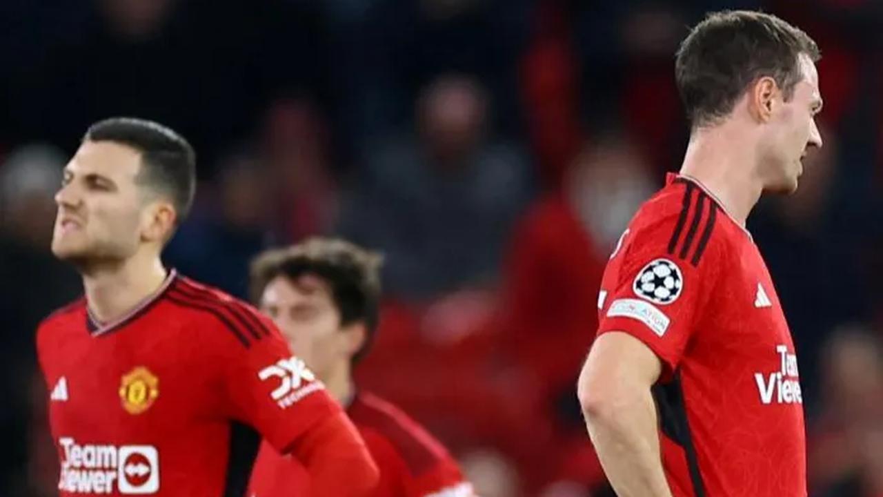 Sepanjang pertandingan dari babak pertama hingga kedua MU bermain tanpa mencetak gol satu pun.