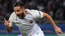 Selebrasi pemain AS Roma, Konstantinos Manolas usai membobol gawang Qarabag FK pada laga grup C Liga Champions di Baki Olimpiya Stadionu, Baku, (27/9/2017). AS Roma menang 2-1. (AFP/Vano Shlamov)