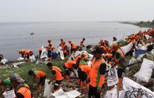 DLH Jakarta Angkut 83 Meter Kubik Sampah dari Pesisir Marunda Kepu