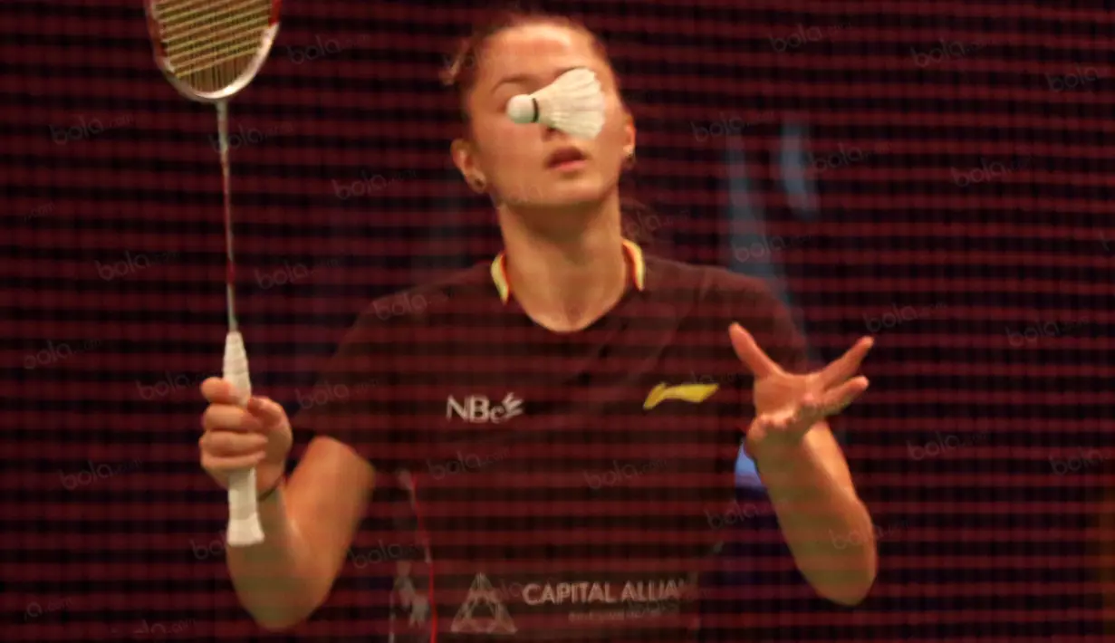 Gronya Sumerville saat melakukan pemanasan sebelum berlaga pada ganda putri BCA Indonesia Open 2016 di Istora Gelora Bung Karno, Senayan, Jakarta. (Bola.com/Nicklas Hanoatubun)