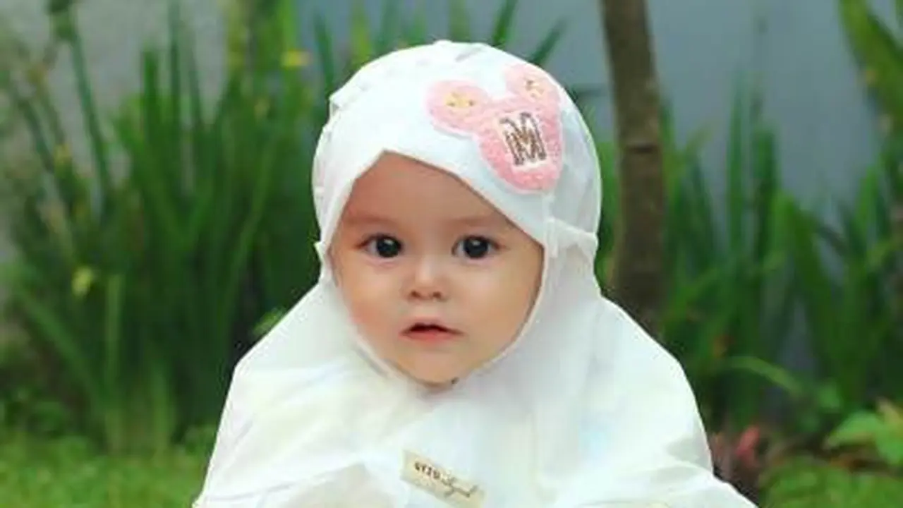 Bayi perempuan