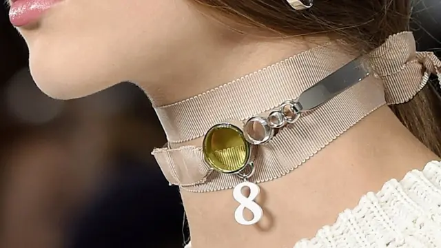 Aksesoris Kalung yang Bakal Hits di Akhir Tahun