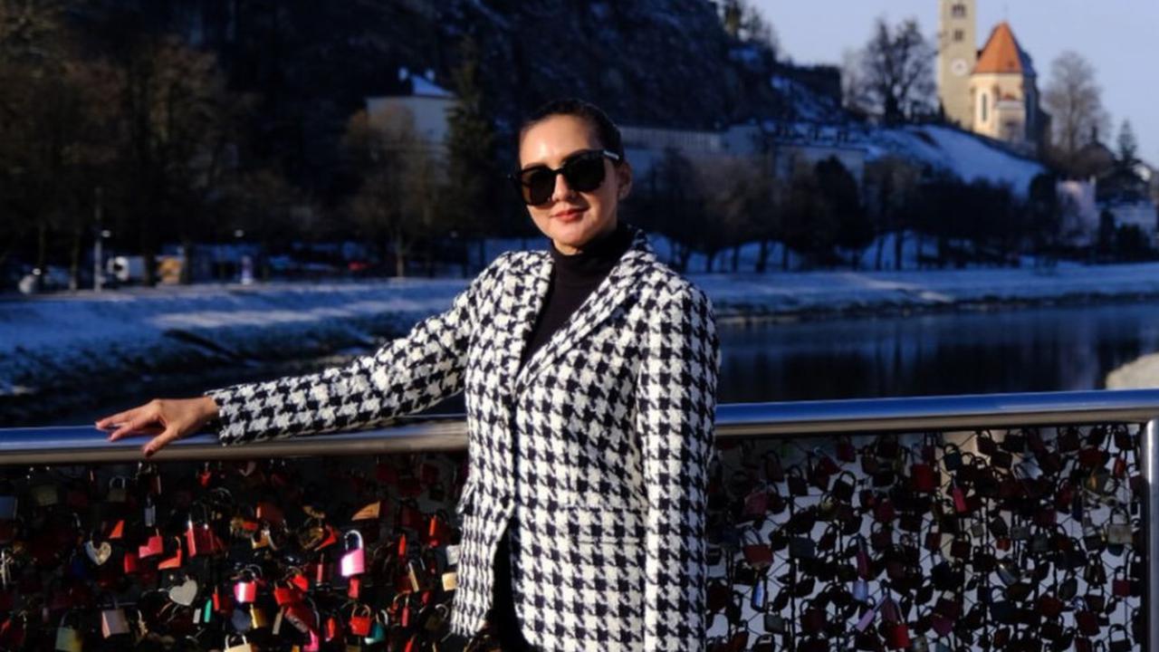 Donna Agnesia Pamer Gaya di Salzburg, Tampil Modis Tanpa Berlebihan