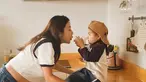 Kang Sora dan putri pertamanya (Foto: Instagram/ reveramess_)