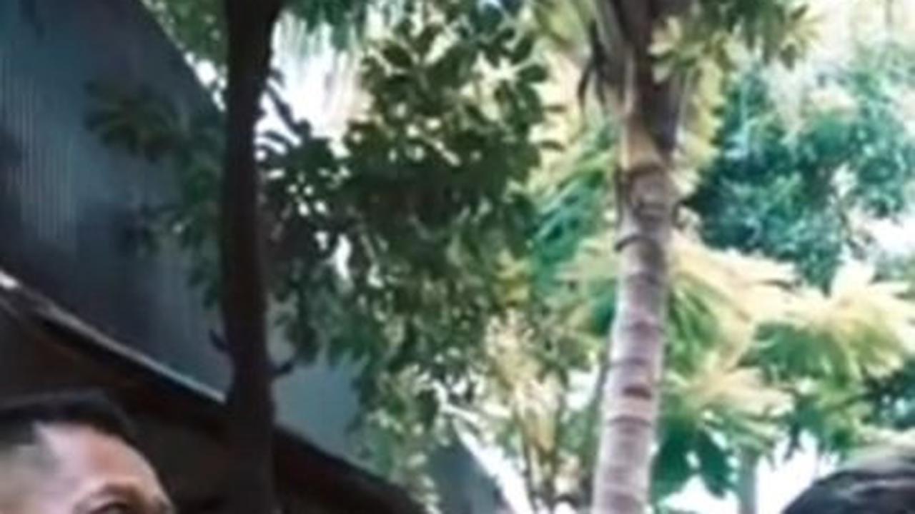 Dibangun Almarhumah Istri