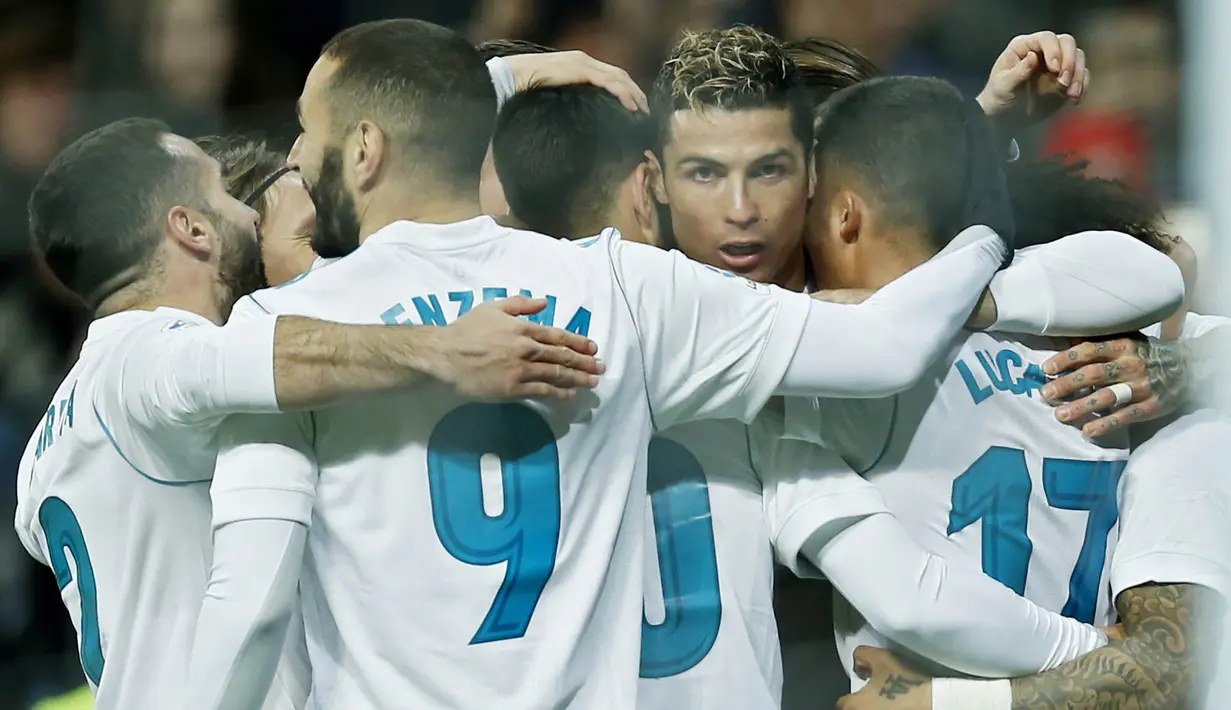 3. Real Madrid - Mengeluarkan 6,2 juta poundsterling per pekan. (AP/Francisco Seco)
