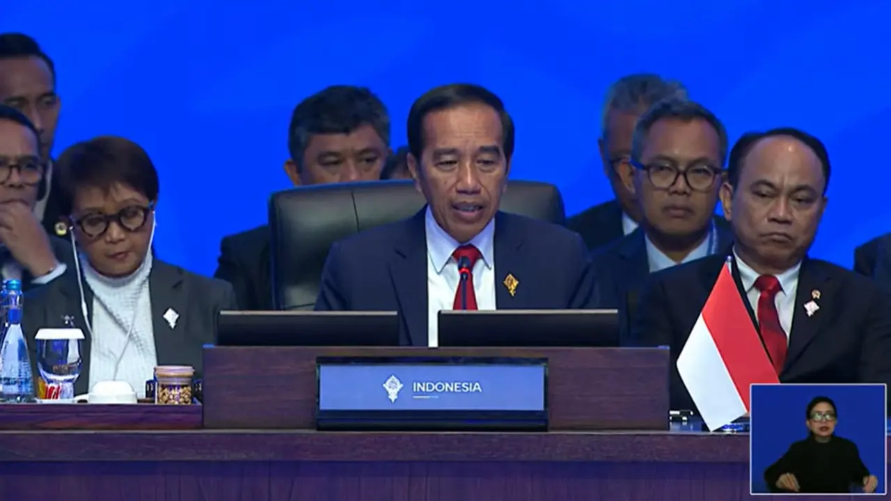 Presiden Joko Widodo menyatakan bahwa ancaman perubahn iklim sangat. Hal itu ia sampaikan dalam press briefing di KTT AIS Forum 2023.