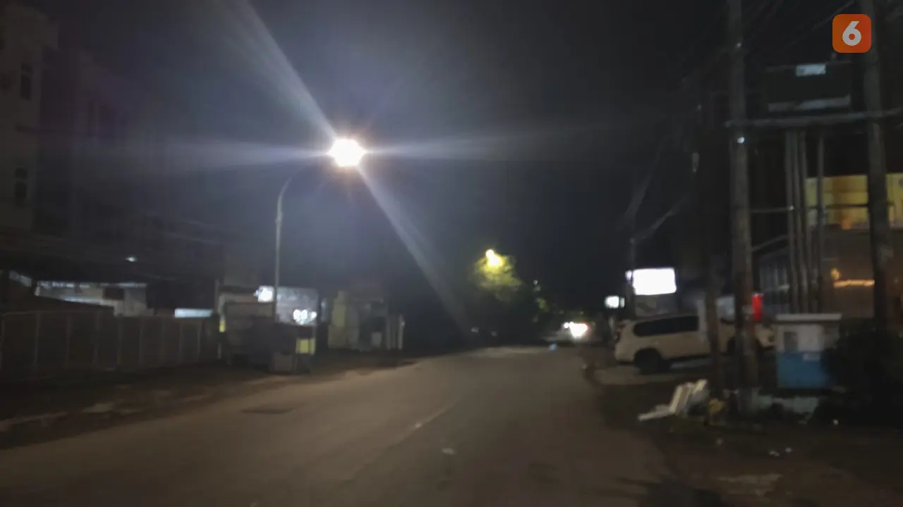 Sumenep Pasang 55 Lampu Jalan Tenaga Surya