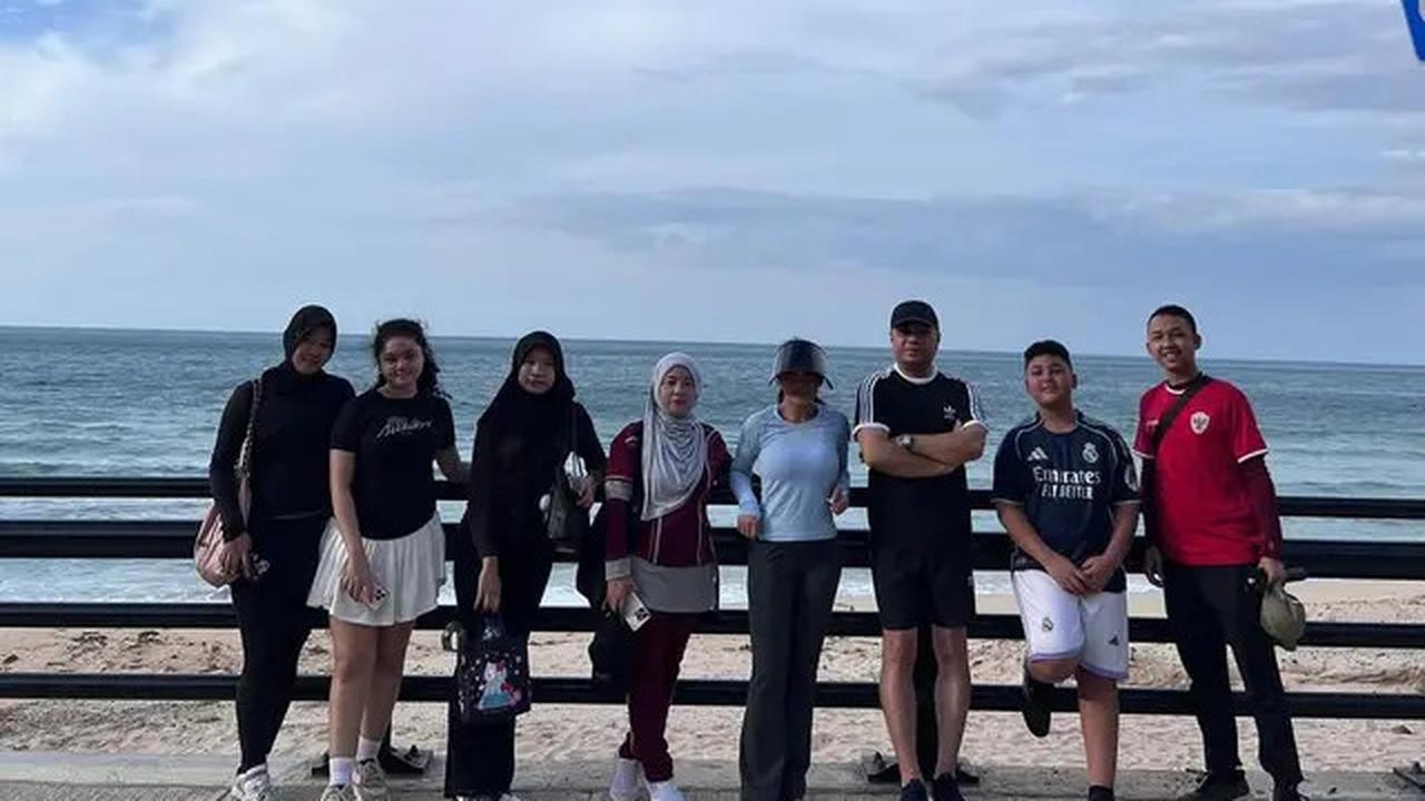 Gaya Liburan Kris Dayanti di Timor Leste, Tampilkan Kekompakan Keluarga