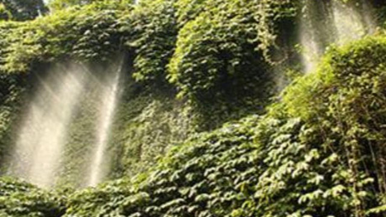 Air Terjun Benang Kelambu