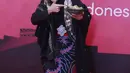 <p>Rafael Tan tampil sangat unik di acara TikTok Awards Indonesia 2023. Pasalnya ia membawa seblak coet yang membuatnya viral. [Foto: KapanLagi.com/Bayu Herdianto]</p>